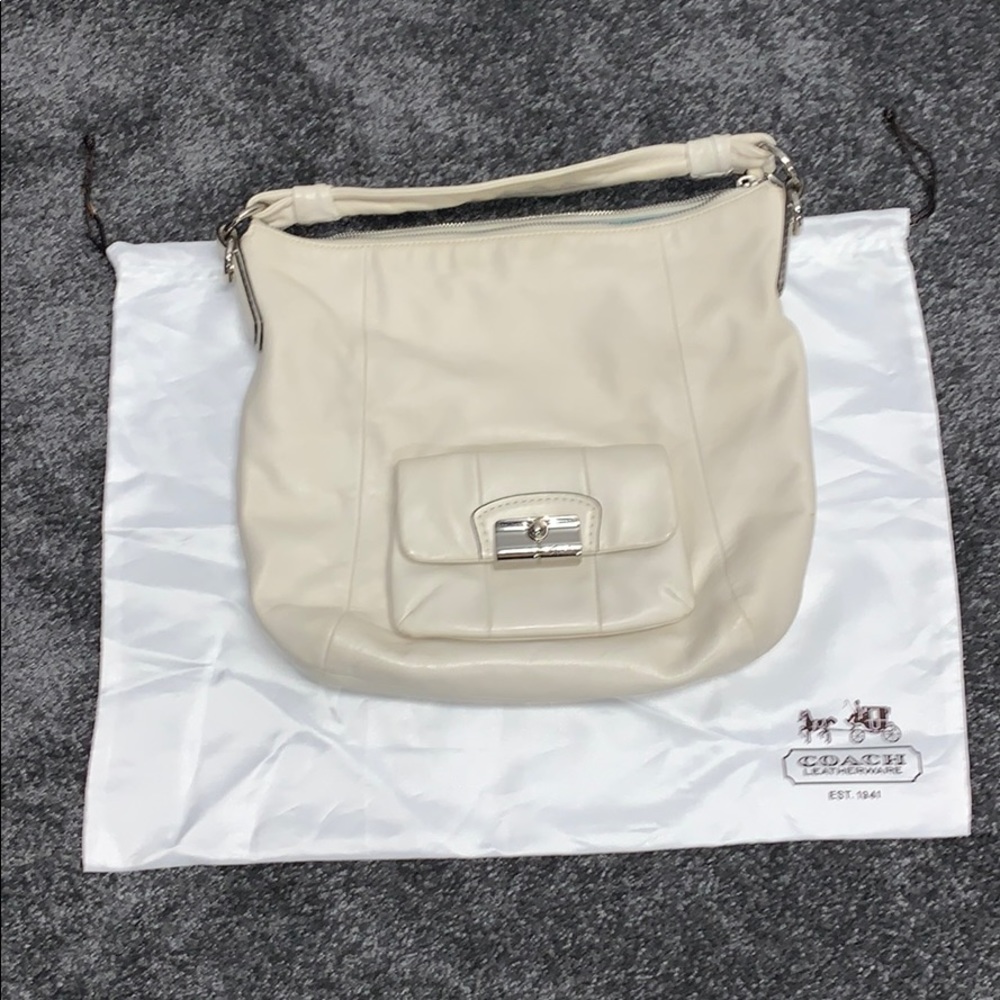Vintage Coach White Leather Hobo Bag - Picture 6 of 11